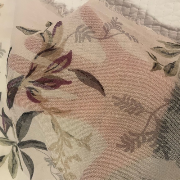 Gauzy raw edge scarf labels removed--grey mulberry olive design on off white - Picture 6 of 7